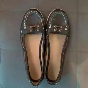 Size 10 brown Old Navy flats!!!